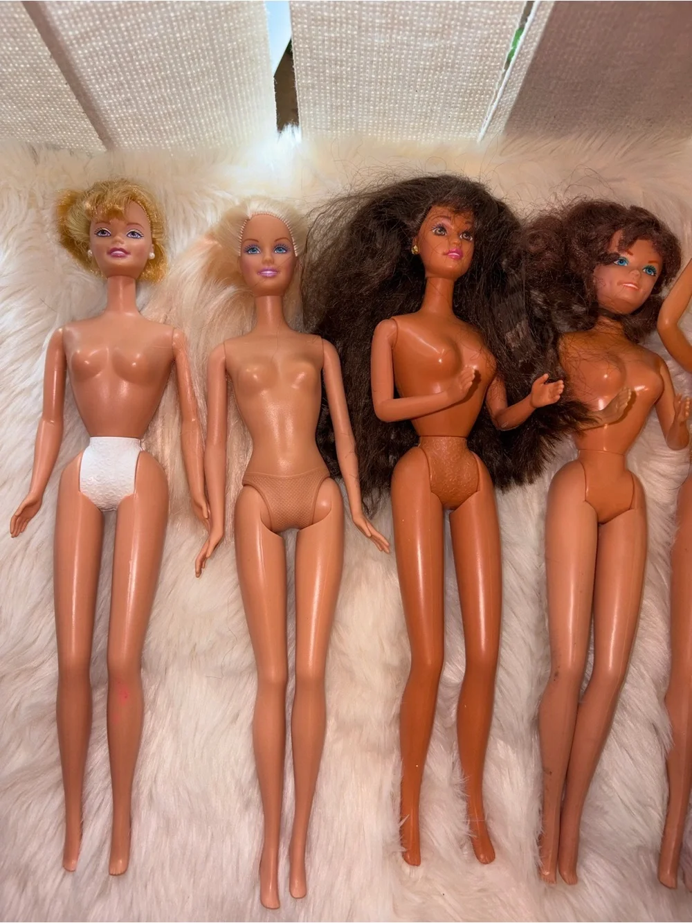 6 vintage Barbie’s